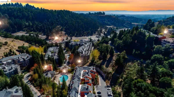 $499,000 | 220 Caldecott Lane, Unit 207, Oakland, CA 94618