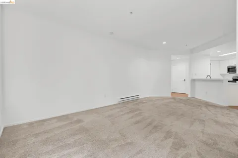 $499,000 | 220 Caldecott Lane, Unit 207, Oakland, CA 94618