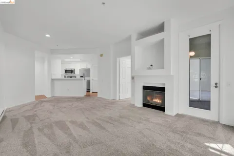 $499,000 | 220 Caldecott Lane, Unit 207, Oakland, CA 94618