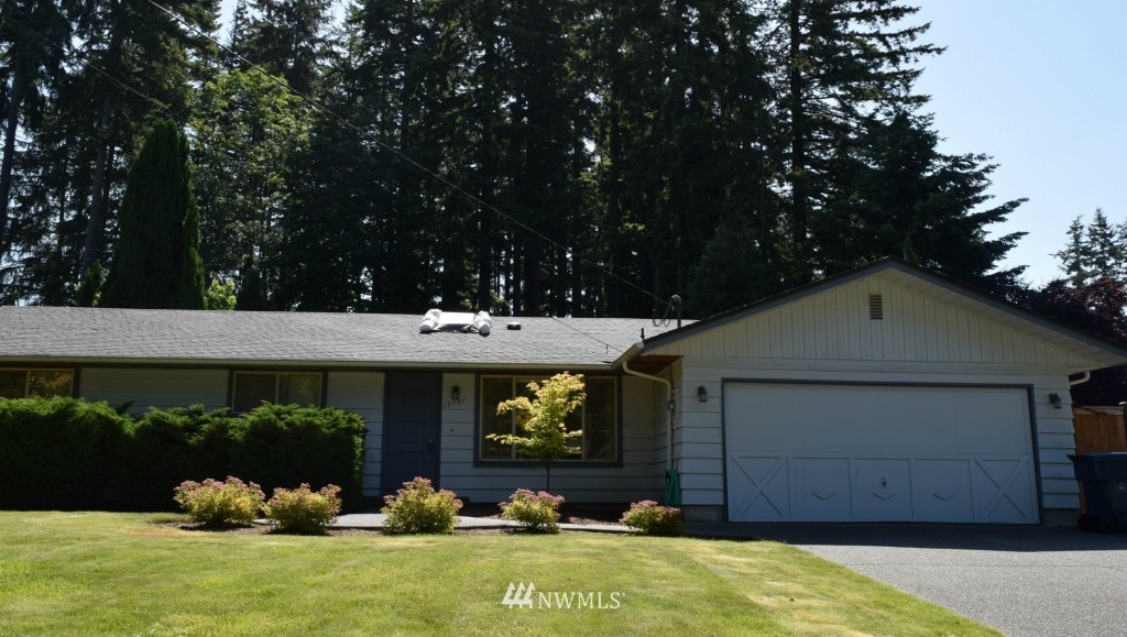 12727 Alexander Road Everett, WA 98204 - Photo 1 of 19 Gallery Image 1
