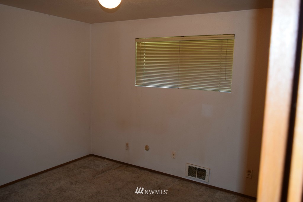 12727 Alexander Road Everett, WA 98204 - Photo 16 of 19 Gallery Image 16