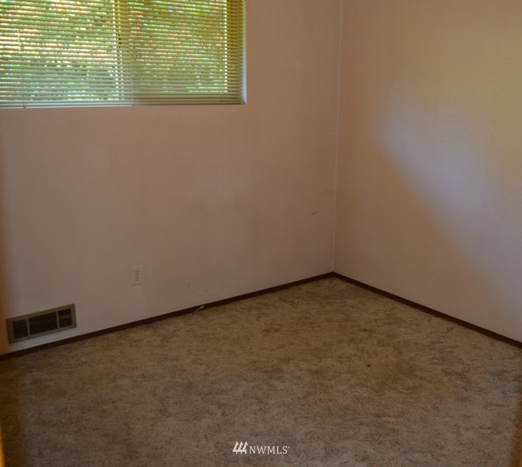 12727 Alexander Road Everett, WA 98204 - Photo 18 of 19 Gallery Image 18