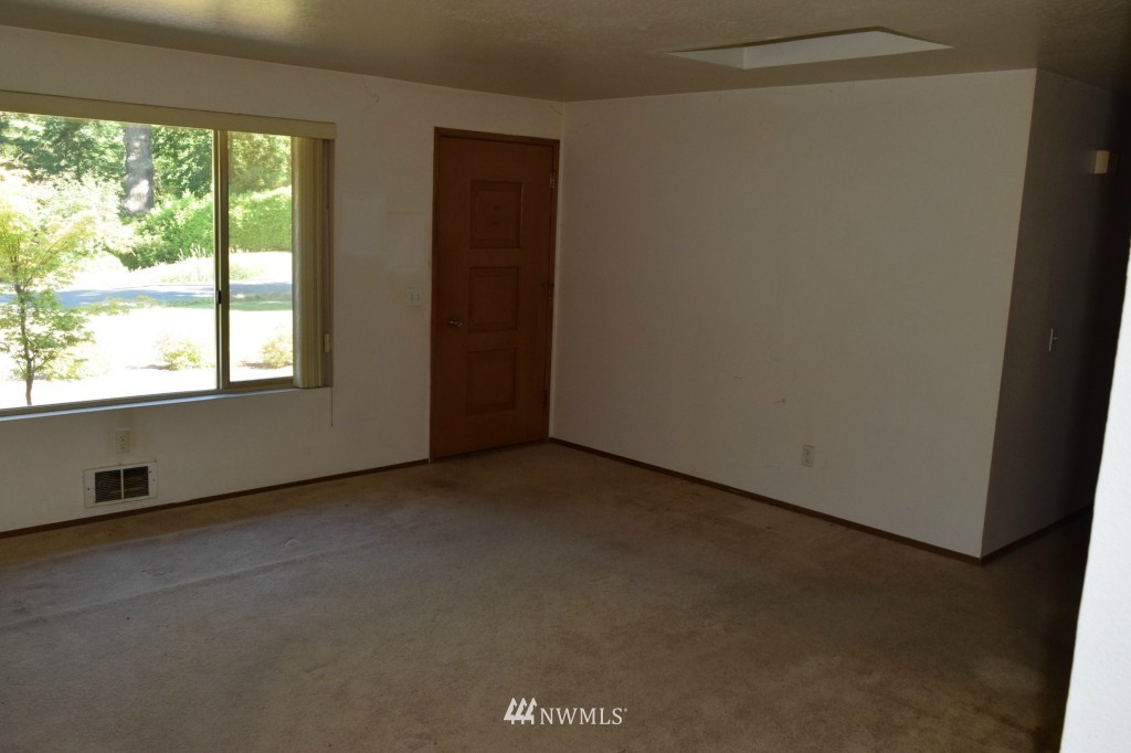 12727 Alexander Road Everett, WA 98204 - Photo 9 of 19 Gallery Image 9