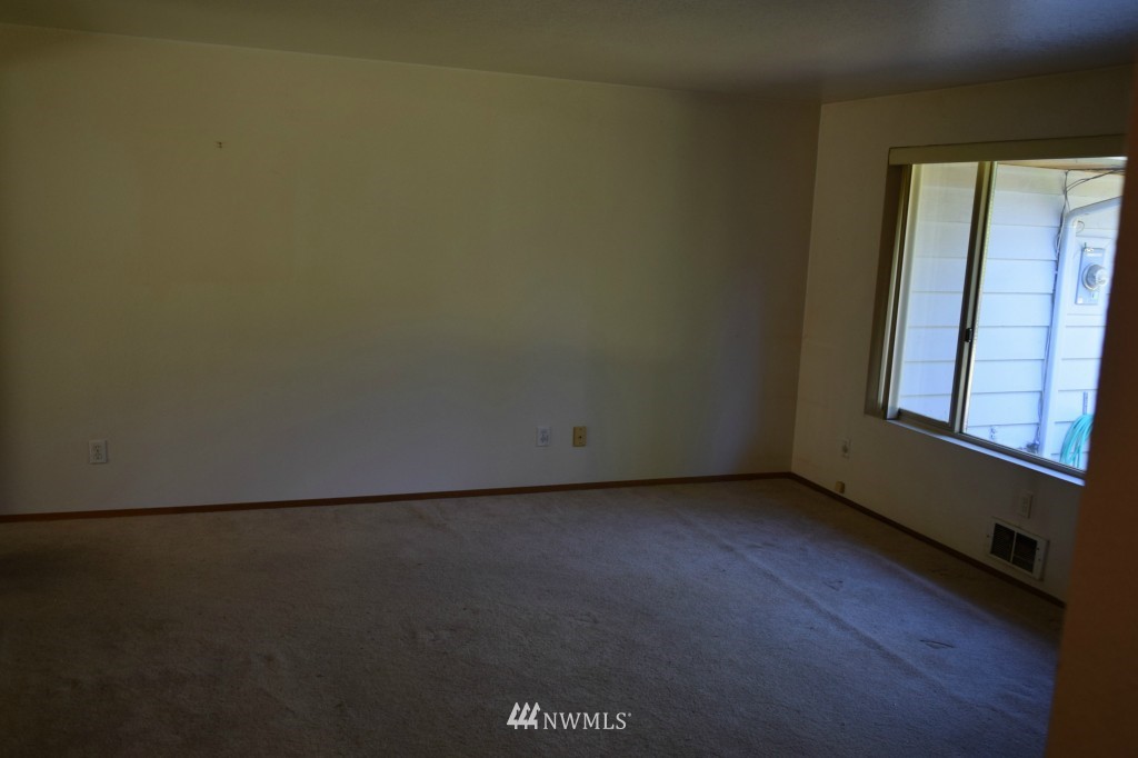 12727 Alexander Road Everett, WA 98204 - Photo 10 of 19 Gallery Image 10