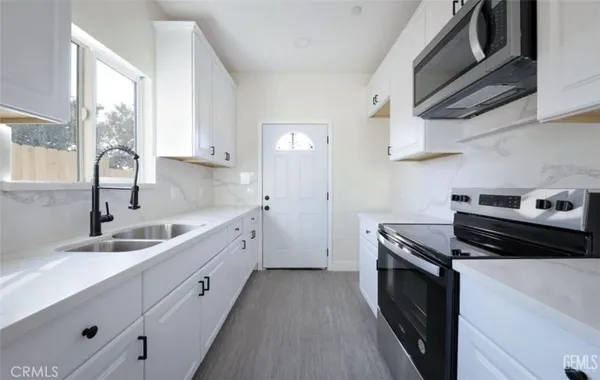 $1,900 | 310 Ohio Drive, Unit B, Bakersfield, CA 93307
