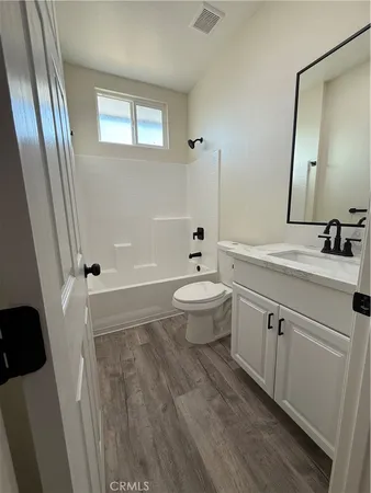 $1,900 | 310 Ohio Drive, Unit B, Bakersfield, CA 93307