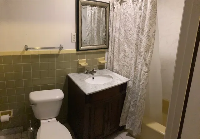 $1,750 | 110 Grovers Avenue, Unit 2F, Winthrop, MA 02152