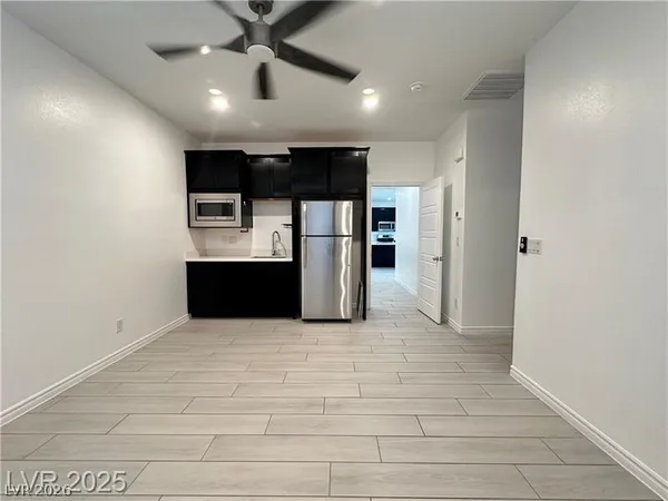 $3,020 | 9565 Camelback Creek Drive, Las Vegas, NV 89178