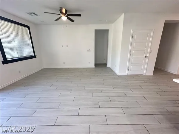 $3,020 | 9565 Camelback Creek Drive, Las Vegas, NV 89178