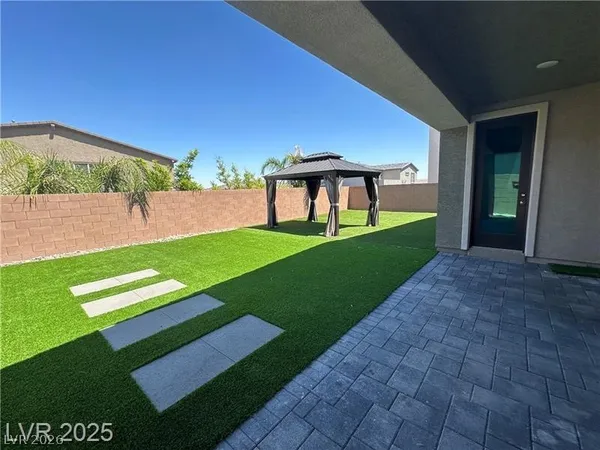 $3,020 | 9565 Camelback Creek Drive, Las Vegas, NV 89178