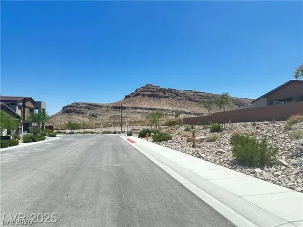 $3,020 | 9565 Camelback Creek Drive, Las Vegas, NV 89178