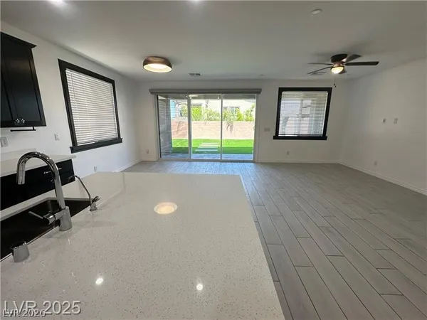 $3,020 | 9565 Camelback Creek Drive, Las Vegas, NV 89178