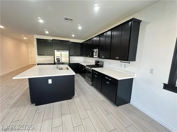 $3,020 | 9565 Camelback Creek Drive, Las Vegas, NV 89178