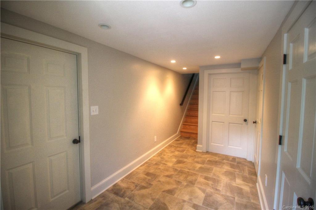 5 Woodcrest Road, Unit 13 Asheville, NC 28804 - Photo 20 of 23 Gallery Image 20