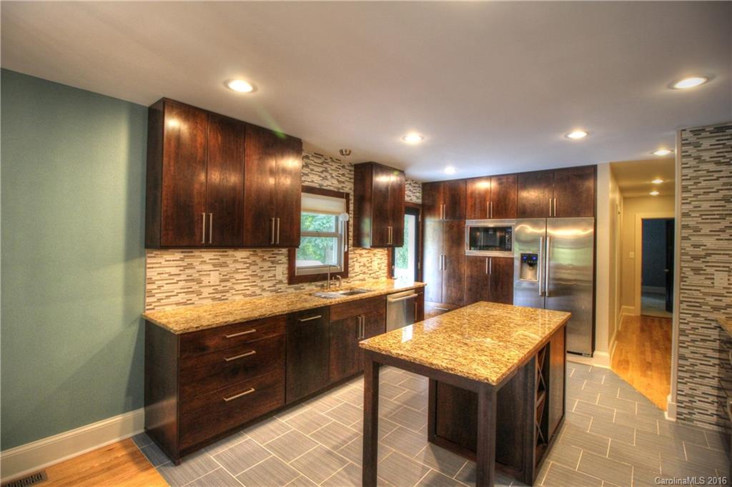 5 Woodcrest Road, Unit 13 Asheville, NC 28804 - Photo 7 of 23 Gallery Image 7