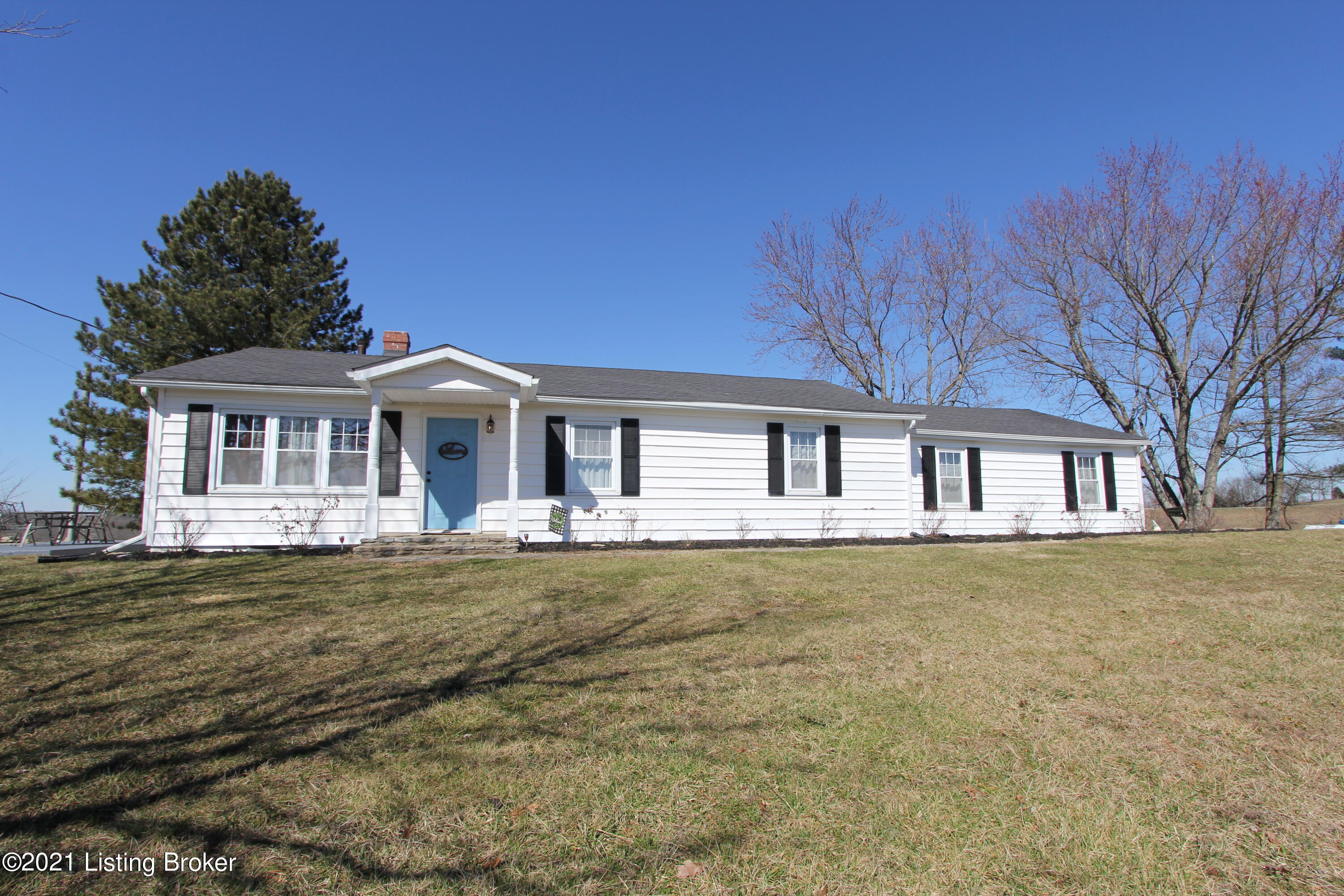 1040 Kays Road Lawrenceburg, KY 40342 - Photo 1 of 45 Front