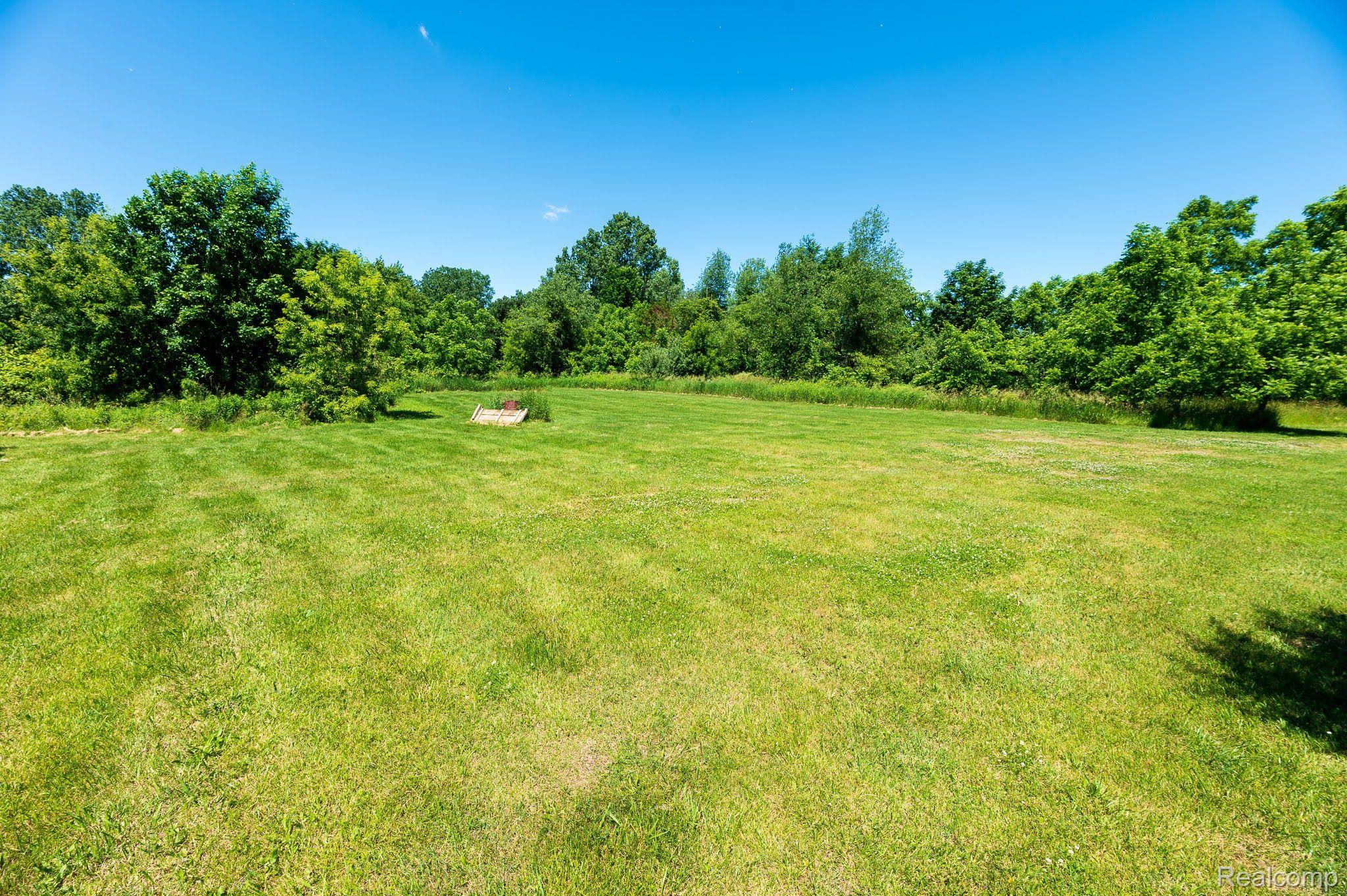 55305 Scheuer Road New Baltimore, MI 48051 - Photo 14 of 37 Gallery Image 14