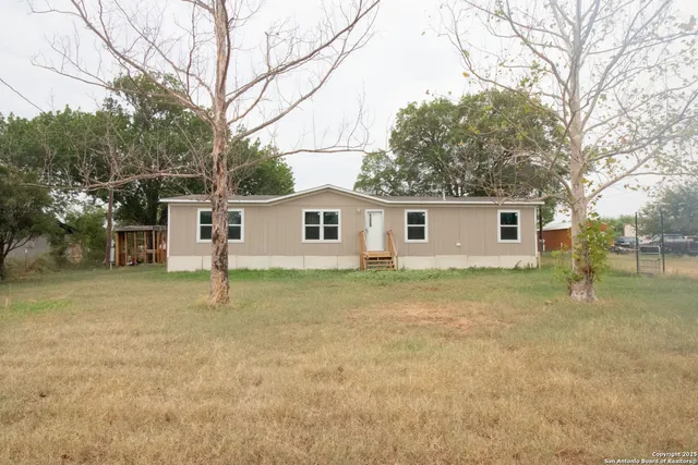 $209,900 | 19545 Farm To Market Road 463, Devine, TX 78016