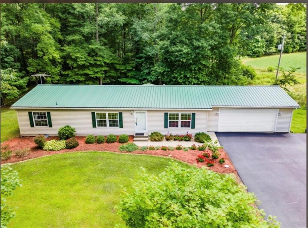 562 South Maysville Road Transfer, PA 16154 - Photo 1 of 21 Gallery Image 1