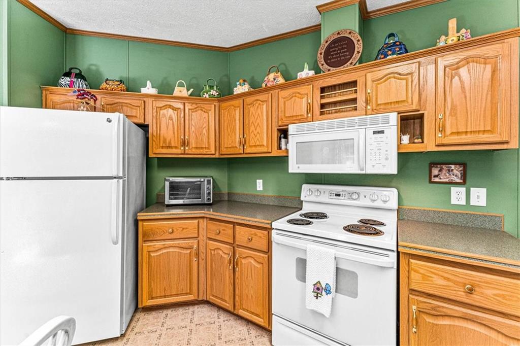 562 South Maysville Road Transfer, PA 16154 - Photo 11 of 21 Gallery Image 11