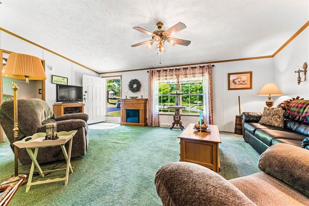 562 South Maysville Road Transfer, PA 16154 - Photo 5 of 21 Gallery Image 5