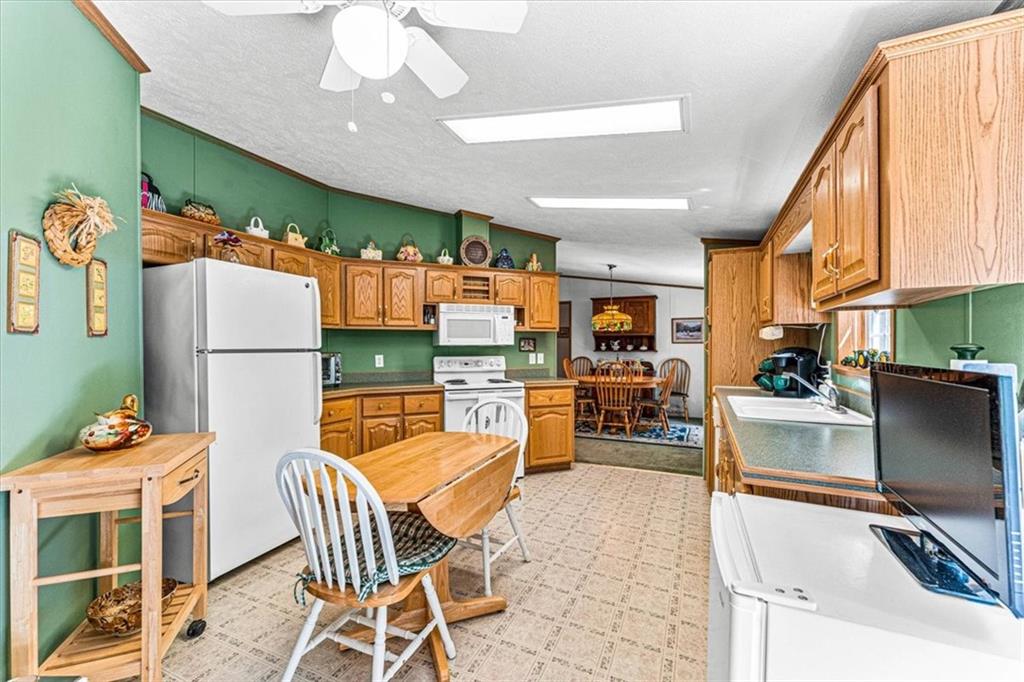562 South Maysville Road Transfer, PA 16154 - Photo 9 of 21 Gallery Image 9