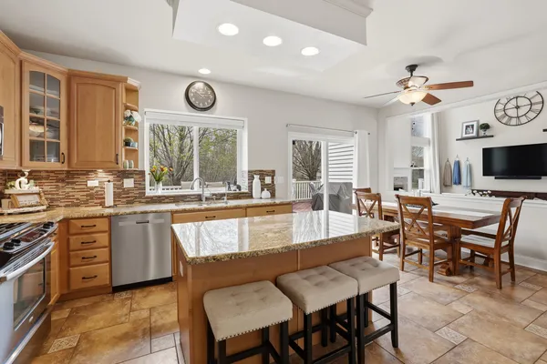 $615,000 | 6 Reedsworth Court, Algonquin, IL 60102