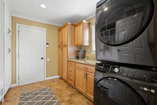 $615,000 | 6 Reedsworth Court, Algonquin, IL 60102