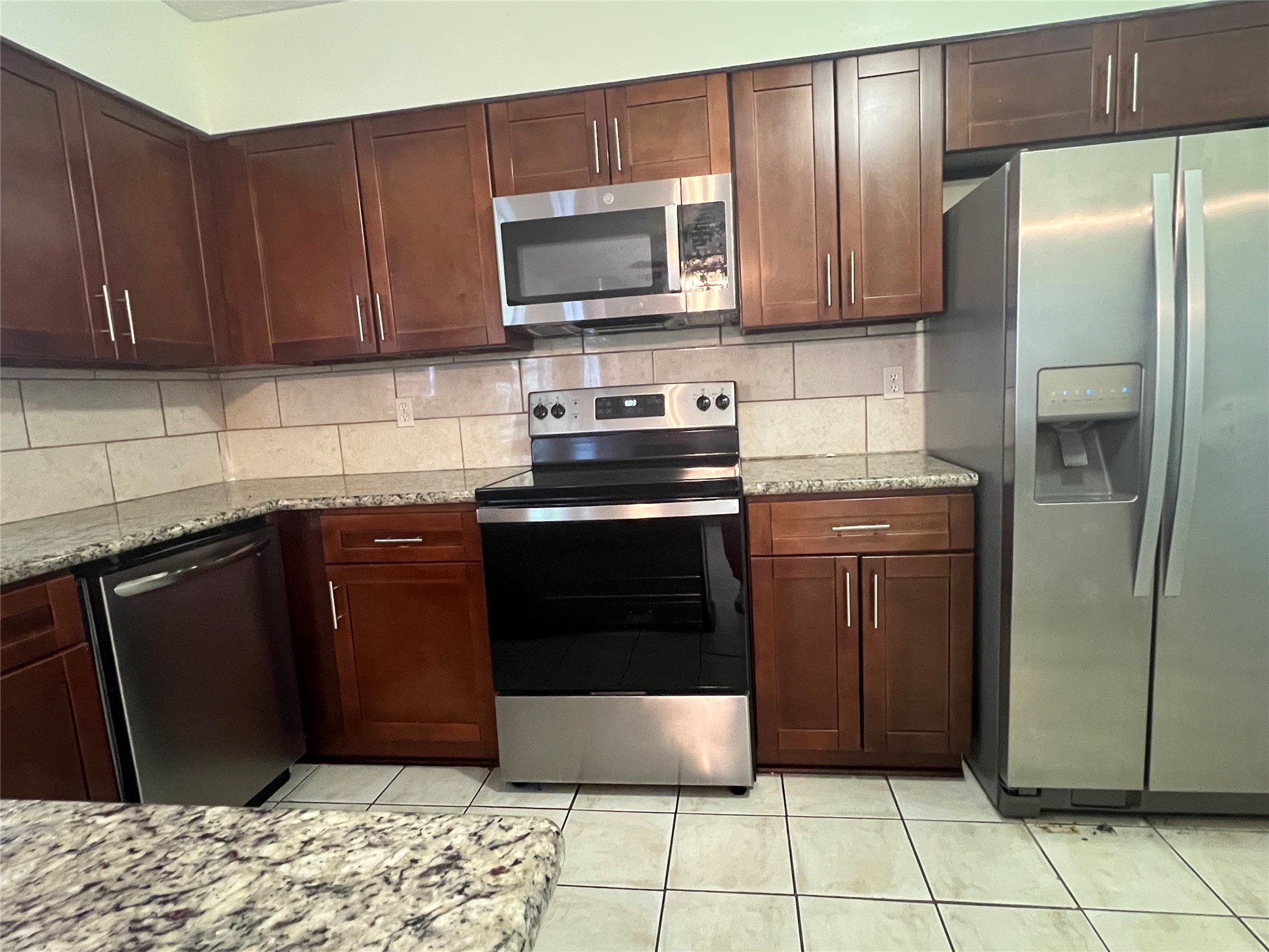 2406 Ridge Hollow Drive Houston, TX 77067 - Photo 7 of 46
