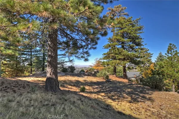 $1,225,000 | 26077 Walnut Hills Drive, Lake Arrowhead, CA 92352
