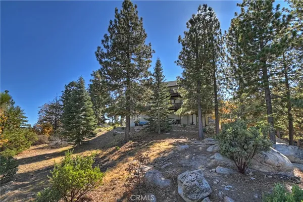 $1,225,000 | 26077 Walnut Hills Drive, Lake Arrowhead, CA 92352