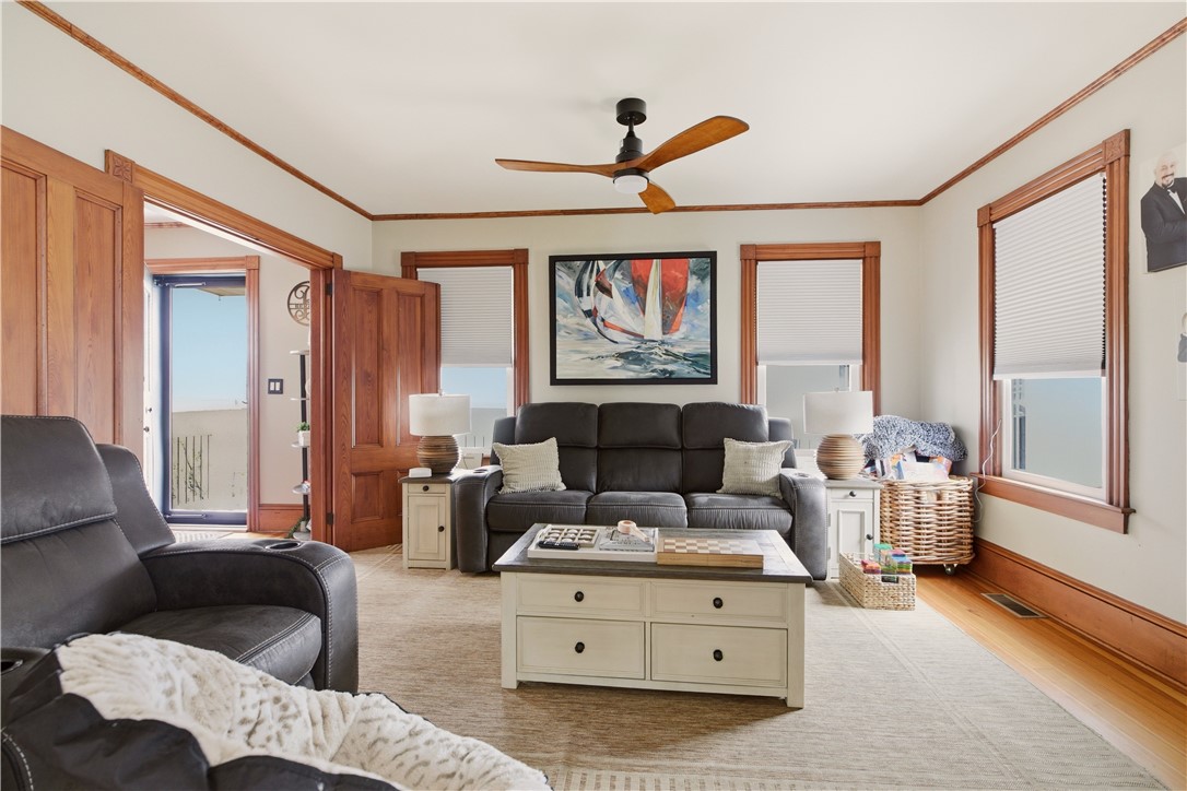 23 Clinton Street Newport, RI 02840 - Photo 6 of 38