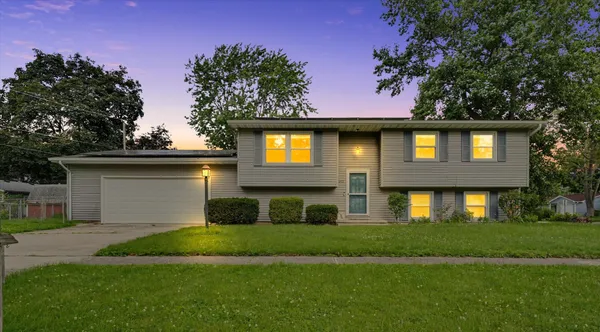 $239,900 | 2401 Arden Drive, Champaign, IL 61821
