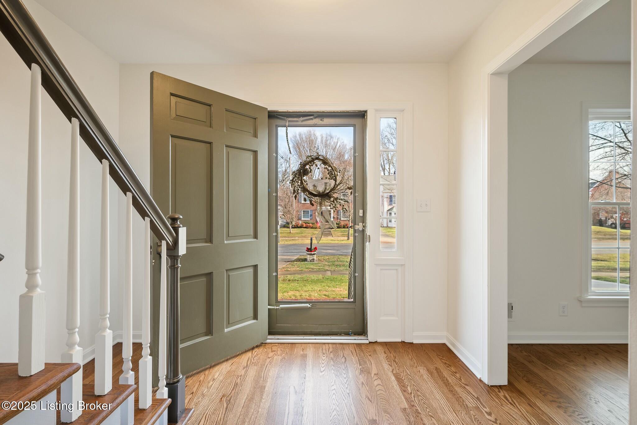 2320 Broadmeade Road Louisville, KY 40205 - Photo 5 of 38 Foyer