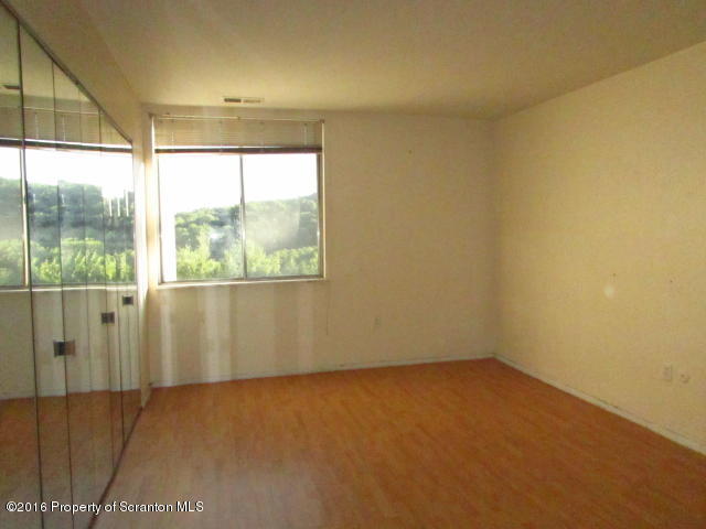1707 Summit Pointe Scranton, PA 18508 - Photo 15 of 21 an empty room with a window