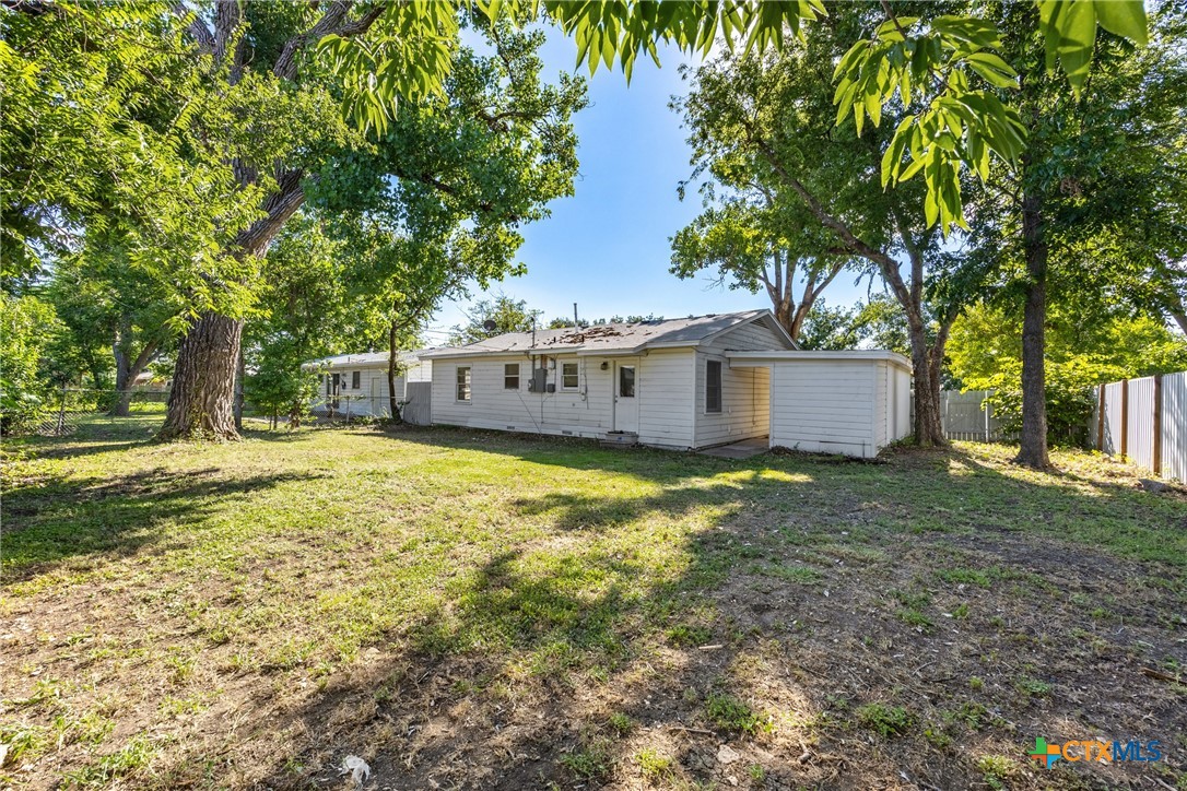 13 North 41st Street Temple, TX 76504 - Photo 15 of 20 a house view with a garden space