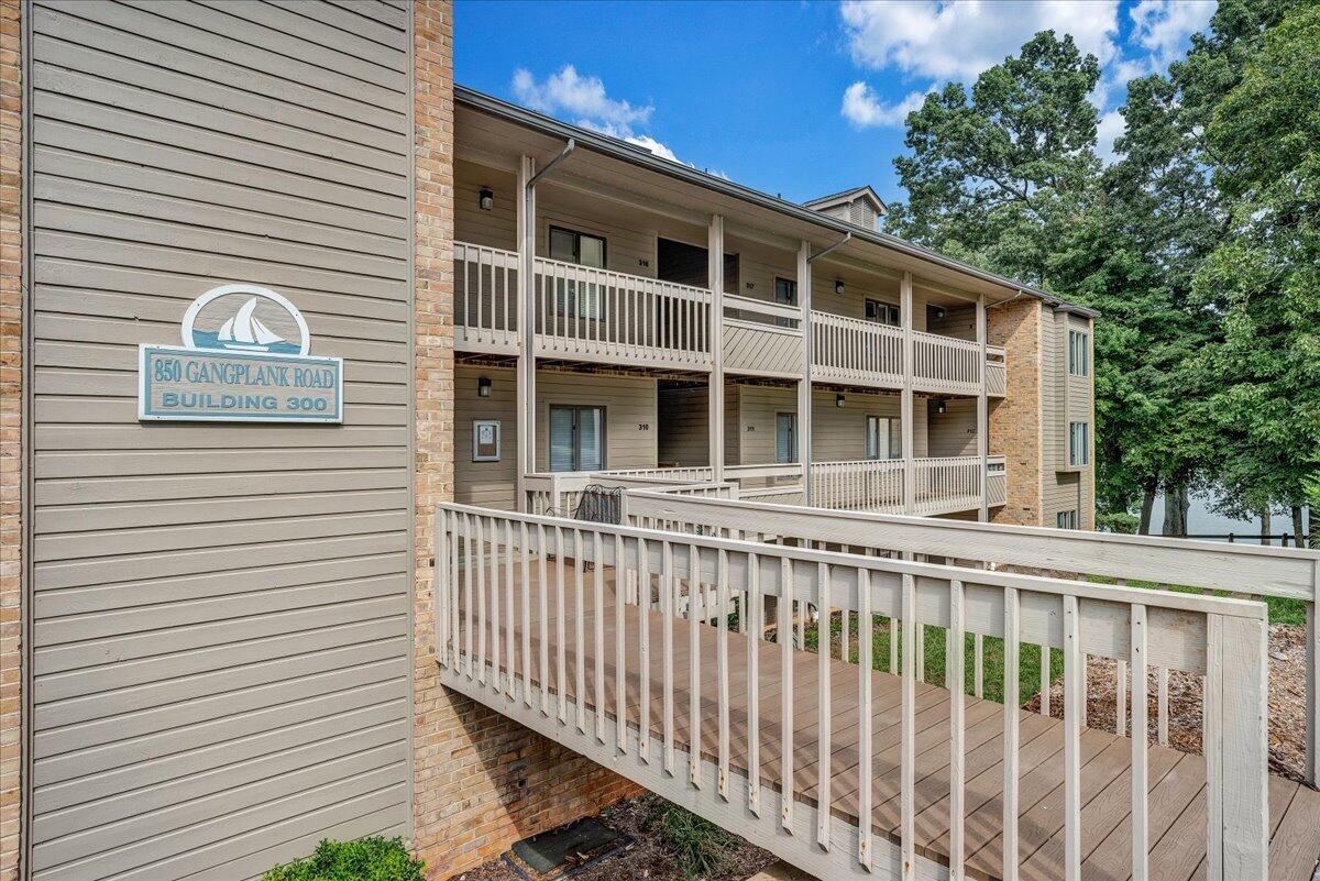 850 Gangplank Road, Unit 310 Moneta, VA 24121 - Photo 4 of 74 02-MIB04095