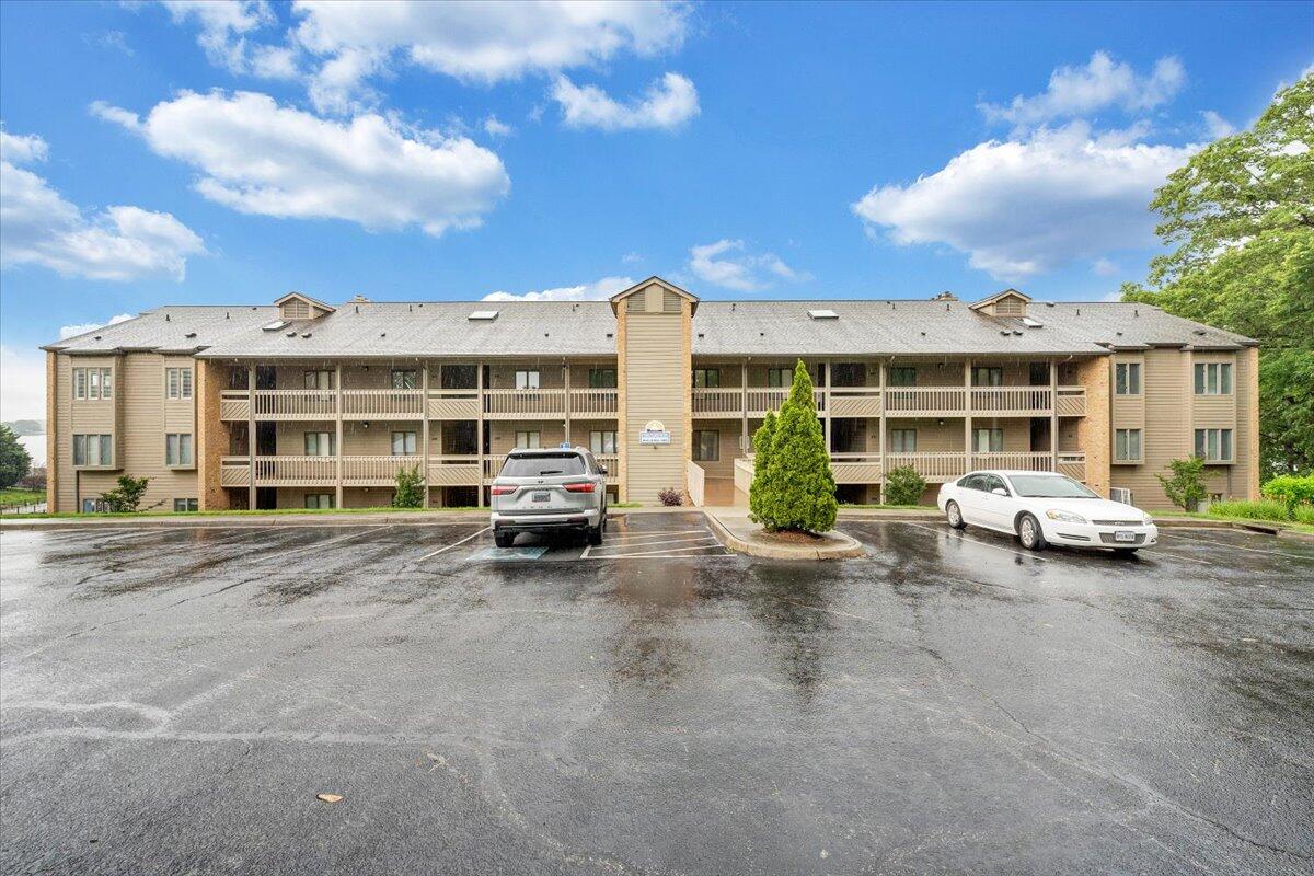 850 Gangplank Road, Unit 310 Moneta, VA 24121 - Photo 51 of 74 50-MIB00372