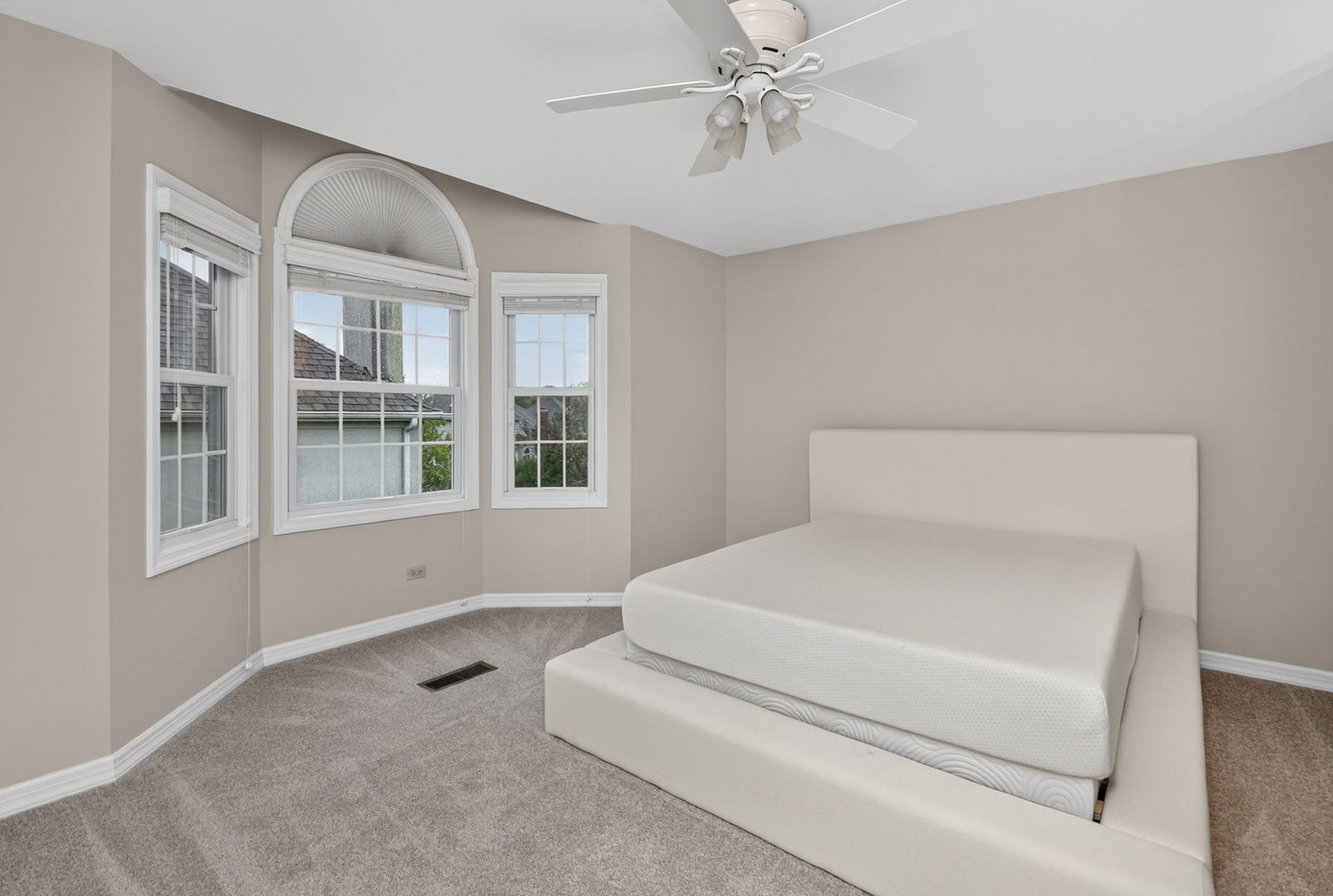2715 Wendy Road Naperville, IL 60565 - Photo 33 of 50 Gallery Image 33