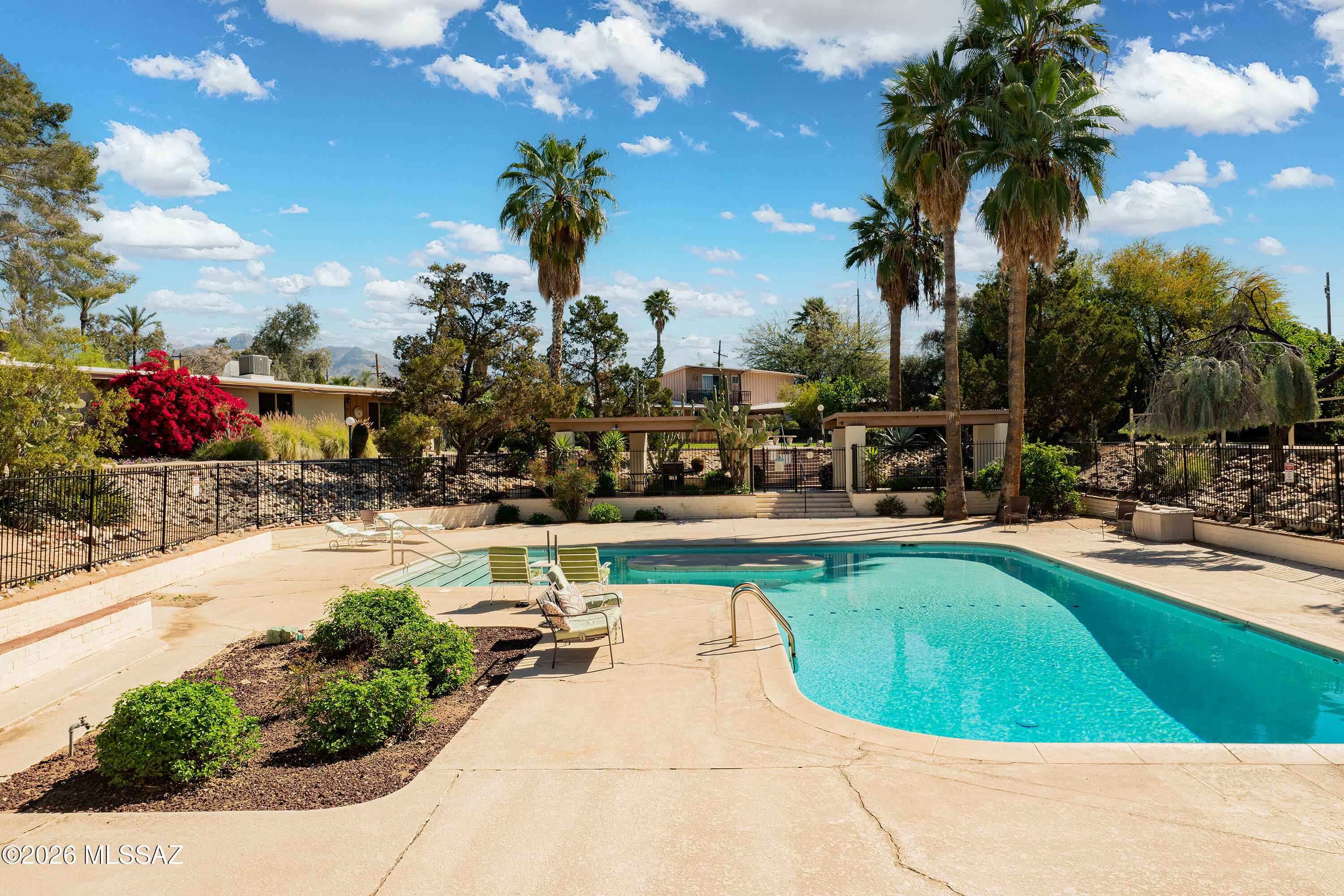 5901 North Oracle Road, Unit 28 Tucson, AZ 85704 - Photo 9 of 30 5901 Oracle 28 (8)