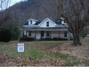 18316 Brumley Gap Road Abingdon, VA 24210 - Photo 1 of 11 Front