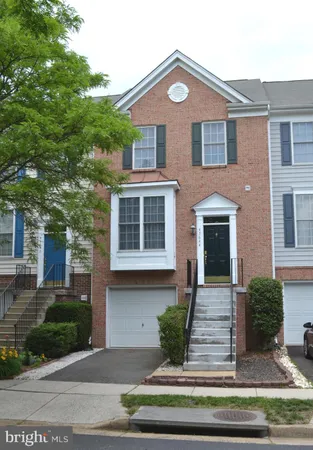 $2,999 | 43644 Scarlet Square, Chantilly, VA 20152