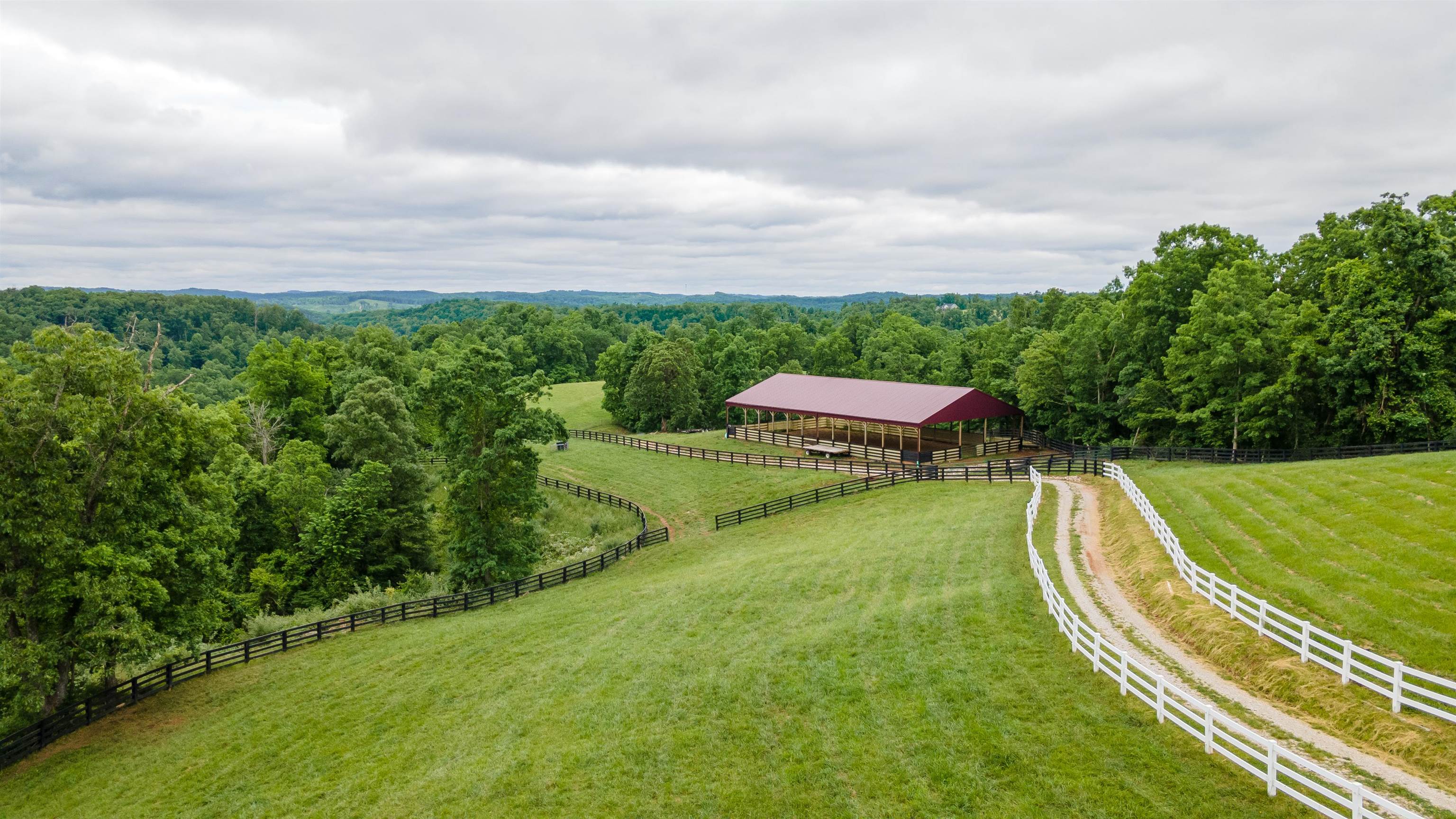 4771 Green Valley Road Huntington, WV 25701 - Photo 8 of 32 Gallery Image 8