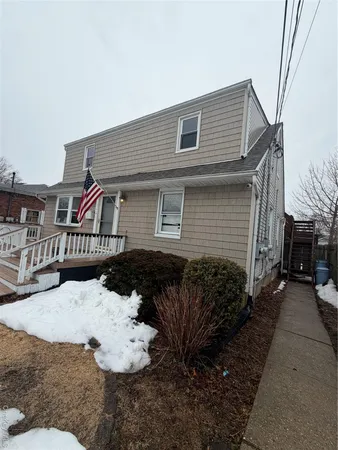 $2,750 | 712 7th Street, West Babylon, NY 11704