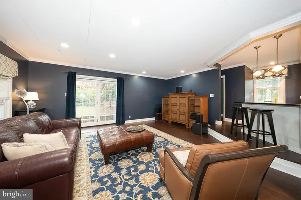 $667,000 | 802 Pleasant Hill Road, Wallingford, PA 19086
