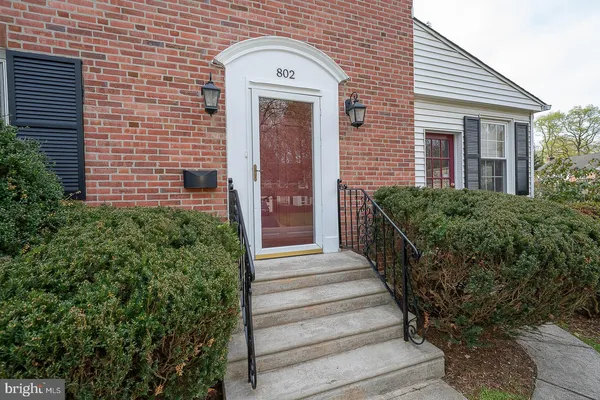 $667,000 | 802 Pleasant Hill Road, Wallingford, PA 19086