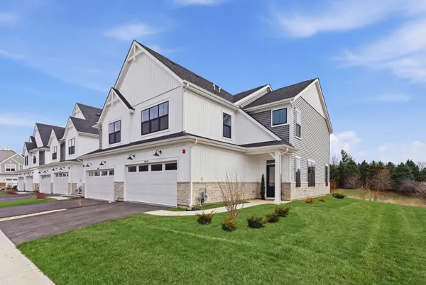 $599,900 | 8551 Sperry Court, Woodridge, IL 60517