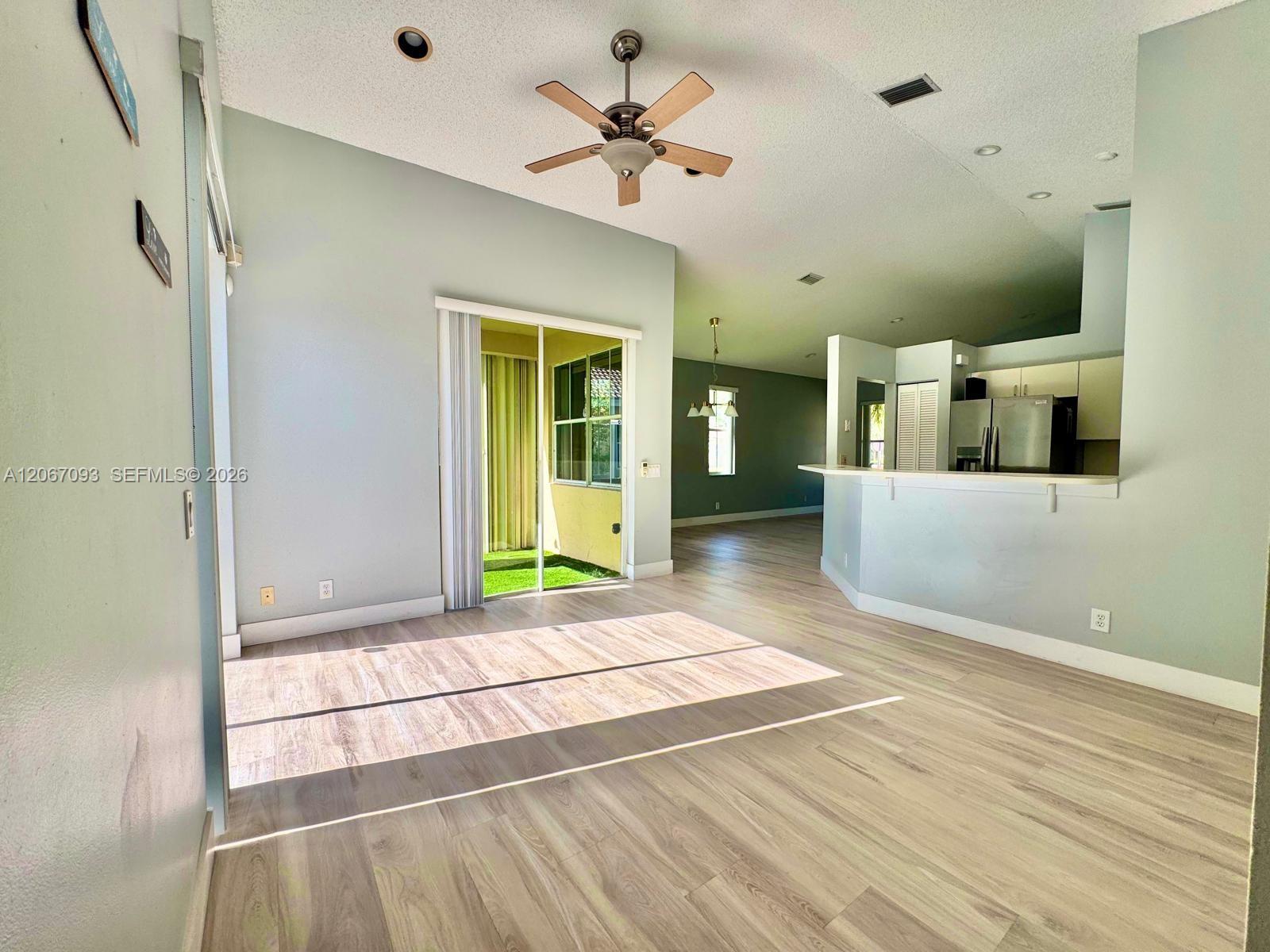 825 Falling Water Road Weston, FL 33326 - Photo 15 of 19 Gallery Image 15