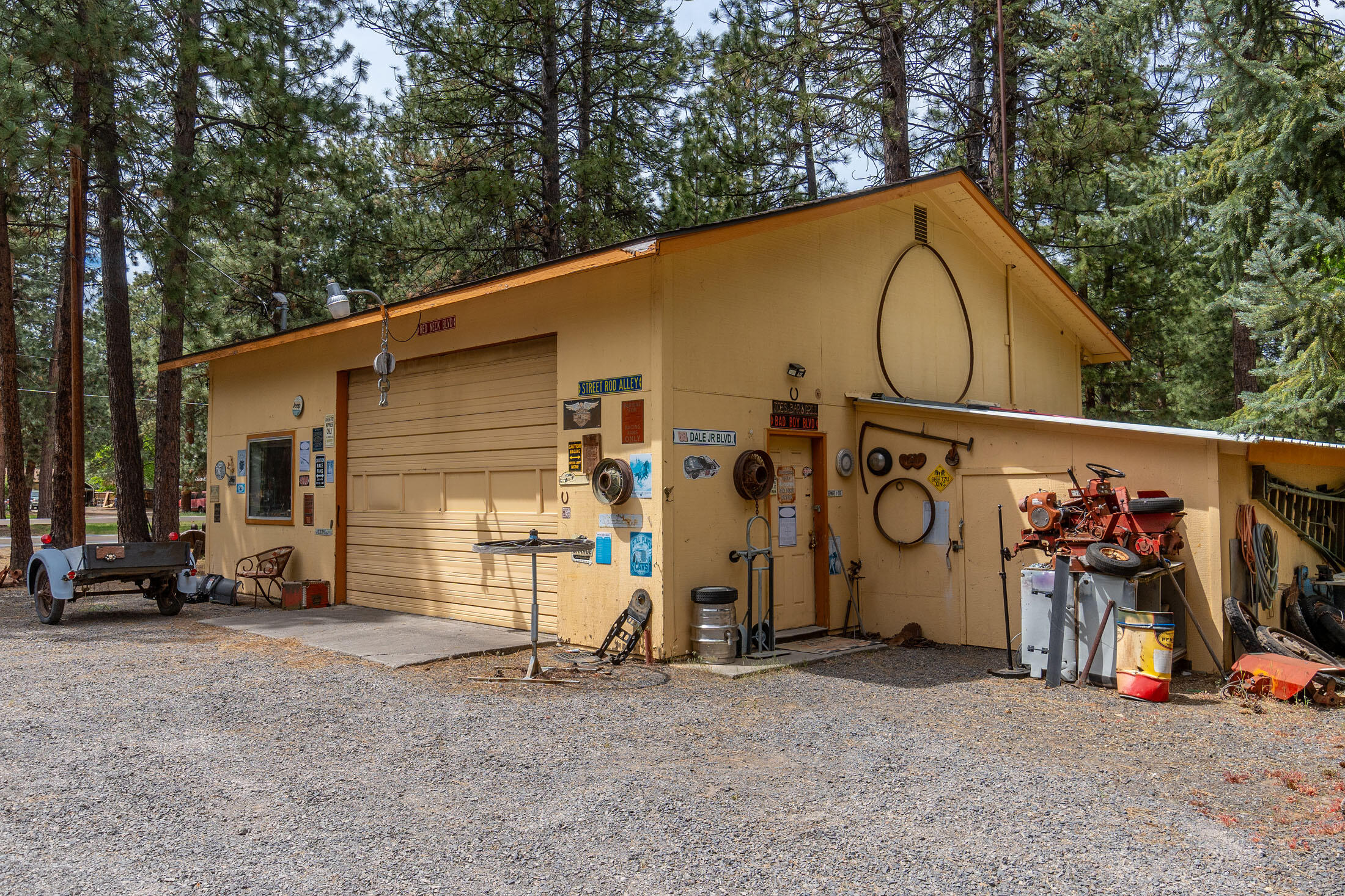 59988 Navajo Road Bend, OR 97702 - Photo 10 of 39 Plus 30 x 35 ft. heated Shop w/concrete floor. Workbenches. 200 amp service. Picture window. Two entrances. Garden shed too.