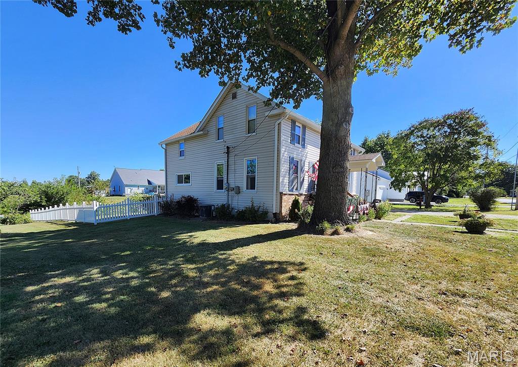 405 West 3rd N Street Mount Olive, IL 62069 - Photo 4 of 51